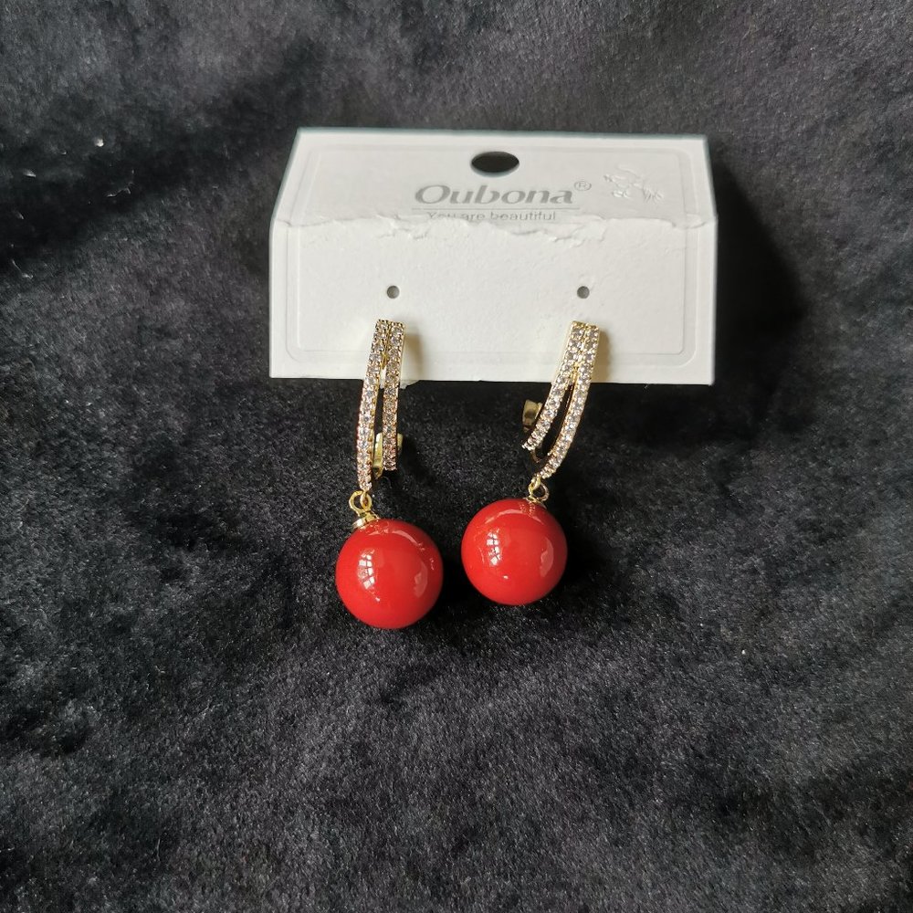 Earing with red drops and crystal